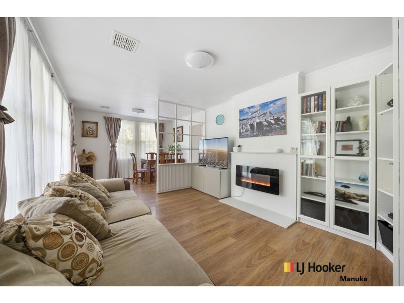 8 Mindarie Street, Narrabundah ACT 2604