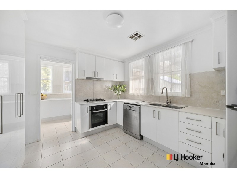 8 Mindarie Street, Narrabundah ACT 2604