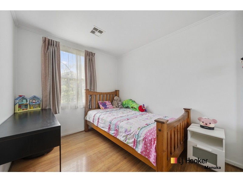 8 Mindarie Street, Narrabundah ACT 2604