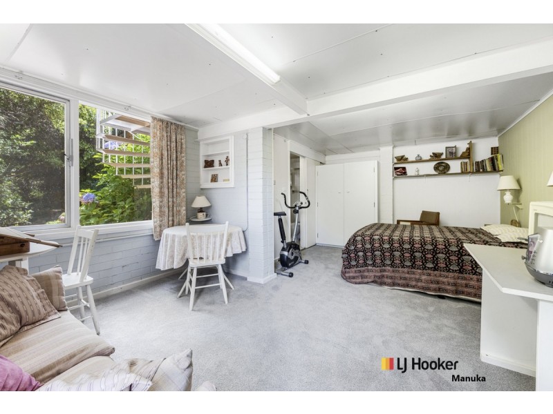 30 Downes Place, Hughes ACT 2605