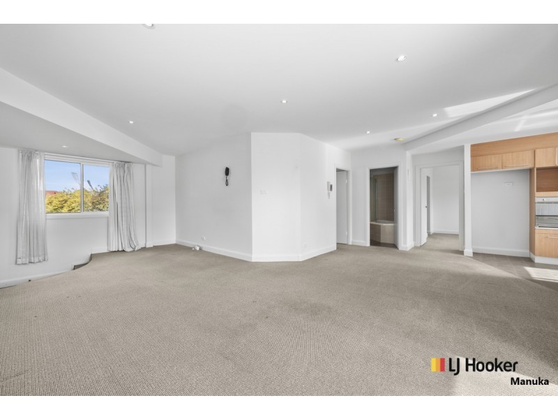 60/10 Dominion Circuit, Forrest ACT 2603