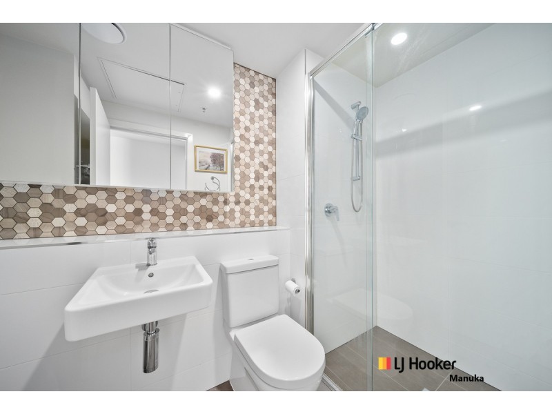 212/325 Anketell Street, Greenway ACT 2900