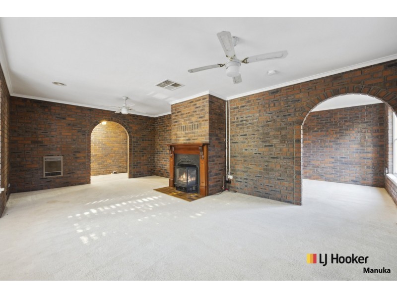 8 Shipard Place, Kambah ACT 2902