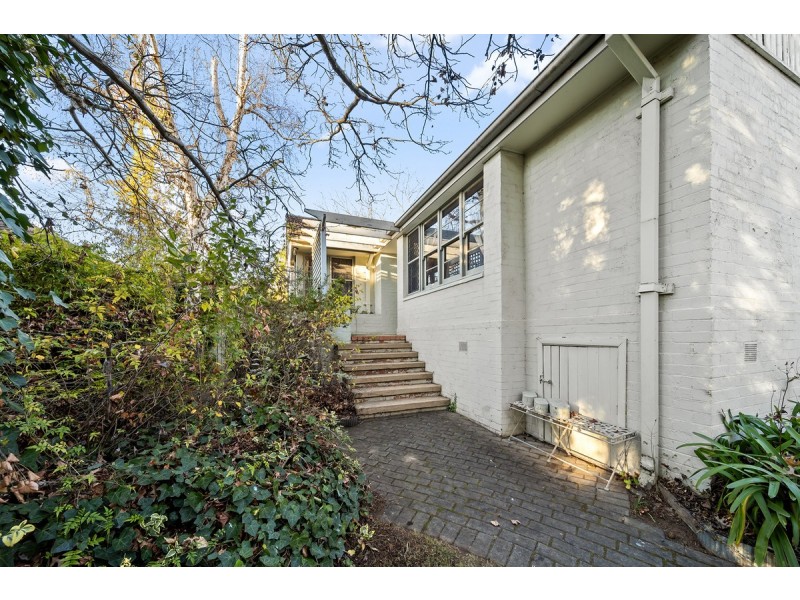 108 Strickland Crescent, Deakin ACT 2600