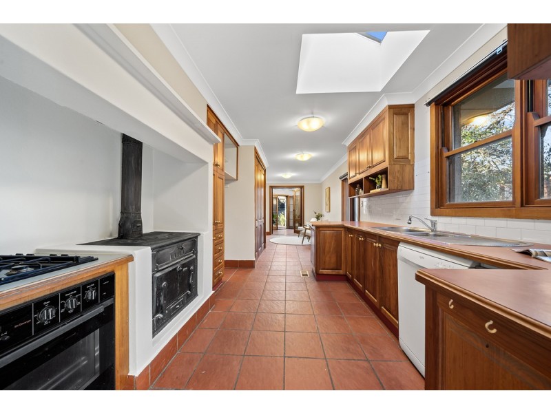 108 Strickland Crescent, Deakin ACT 2600