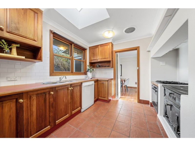 108 Strickland Crescent, Deakin ACT 2600