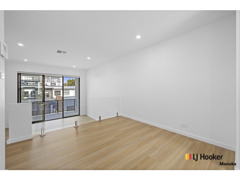 4/12 Ellison Harvie, Greenway ACT 2900