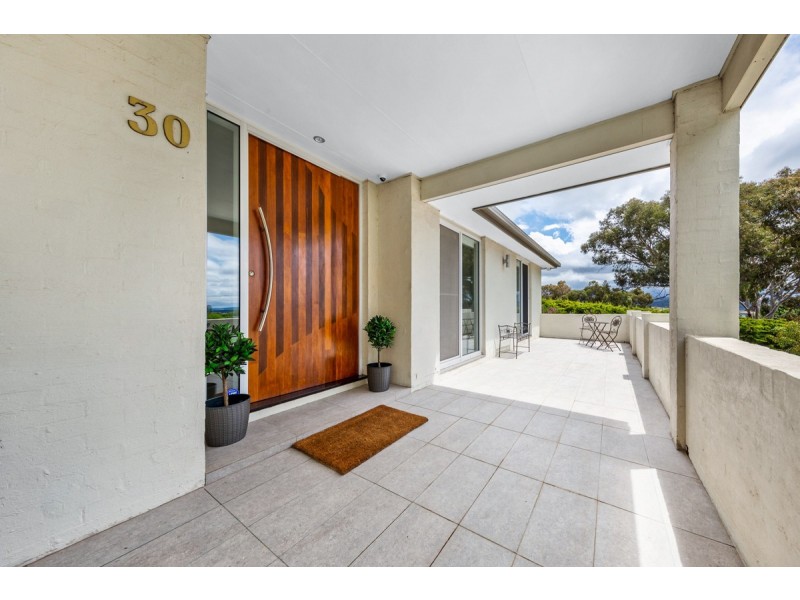 30 Carolyn Jackson Drive, Jerrabomberra NSW 2619