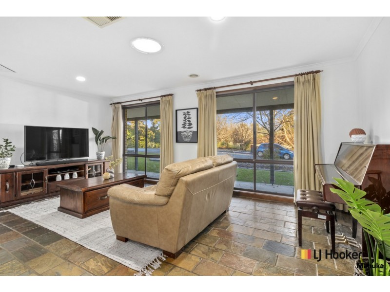 2 Kingsbury Street, Gowrie ACT 2904