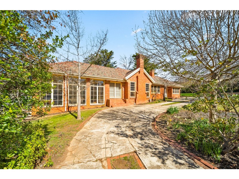 2 Tennyson Crescent, Forrest ACT 2603