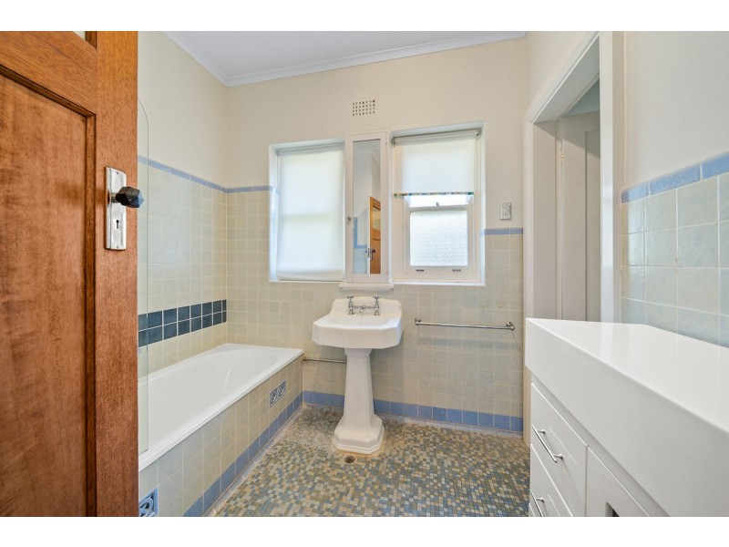2 Tennyson Crescent, Forrest ACT 2603