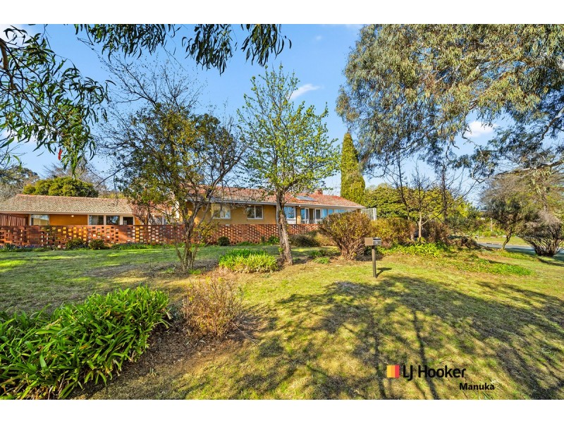61 Stonehaven Crescent, Deakin ACT 2600
