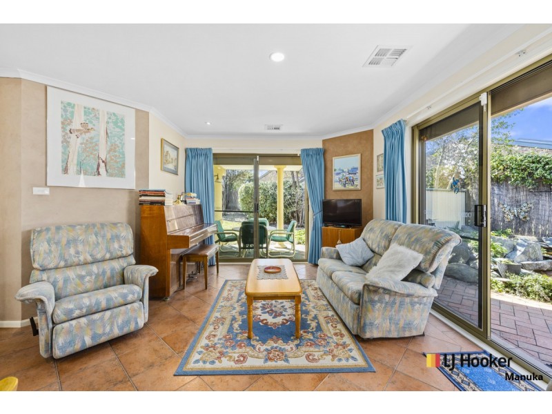 25 John Young Crescent, Greenway ACT 2900