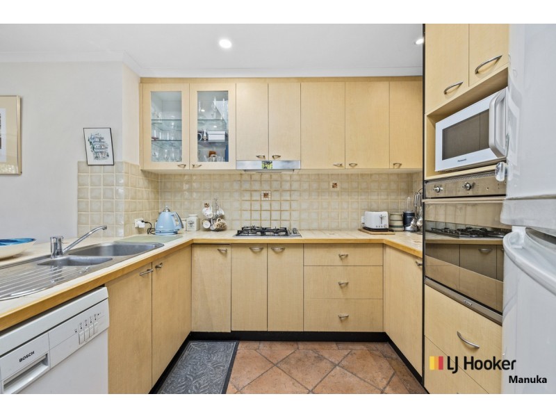 25 John Young Crescent, Greenway ACT 2900