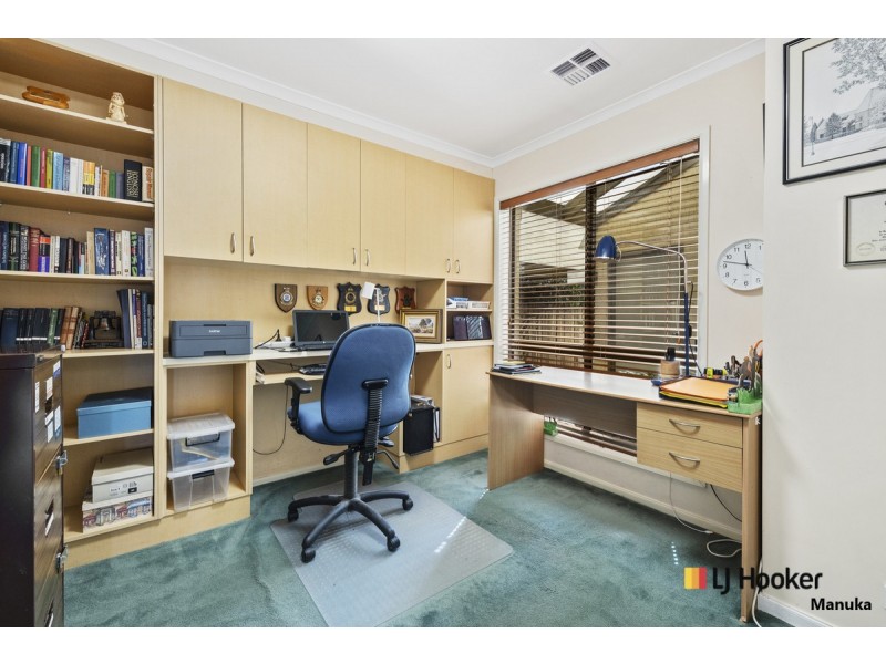 25 John Young Crescent, Greenway ACT 2900