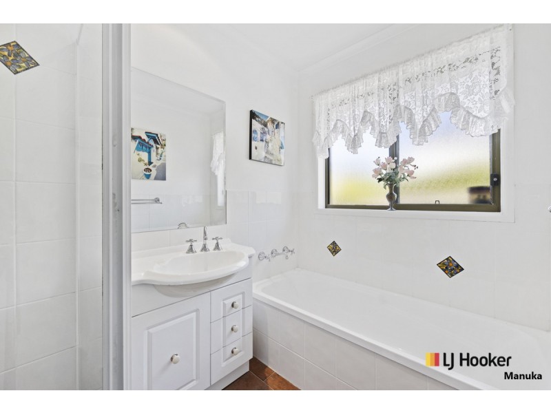 25 John Young Crescent, Greenway ACT 2900