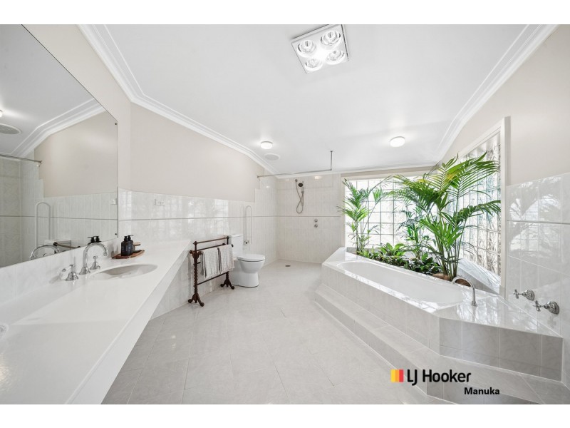 1 Radcliffe Circuit “Clover Hill”, Carwoola NSW 2620