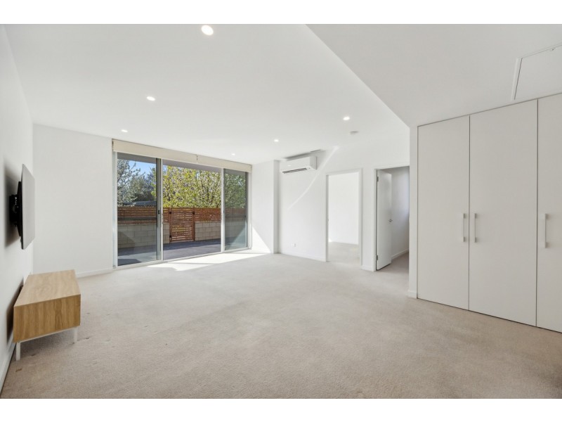 1/1 Surprize Place, Phillip ACT 2606