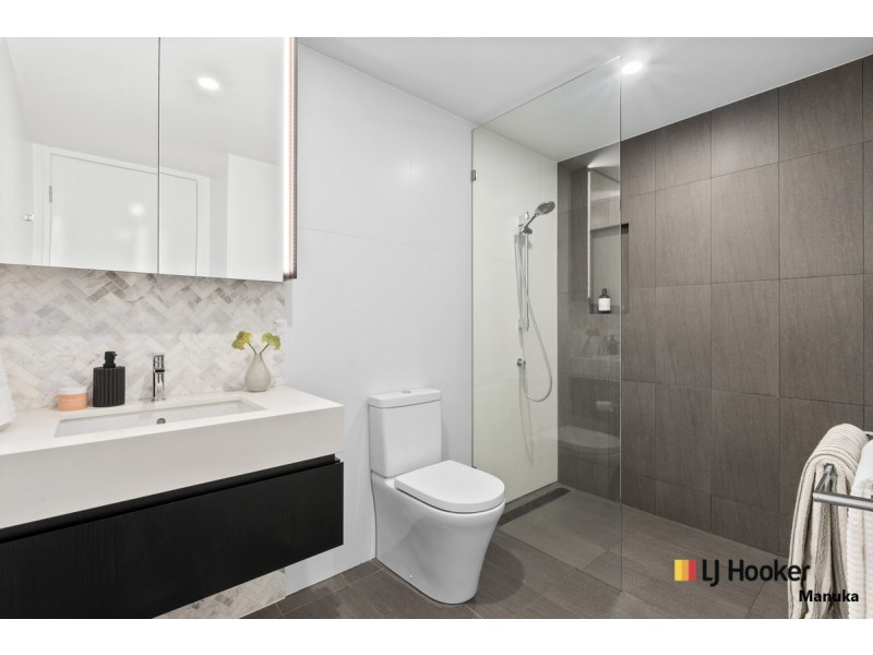 62/7 State Circle, Forrest ACT 2603