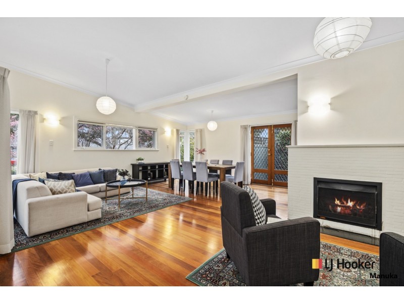 12 Hopetoun Circuit, Deakin ACT 2600