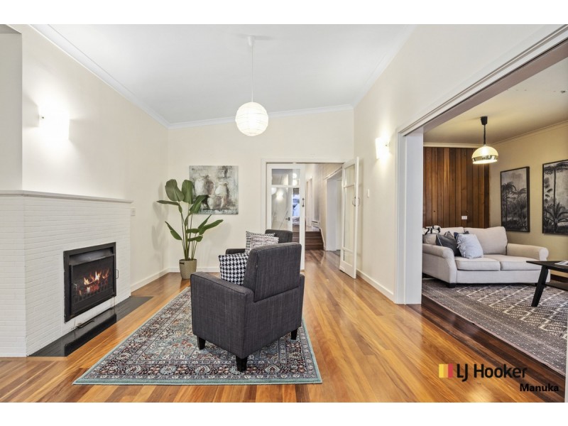 12 Hopetoun Circuit, Deakin ACT 2600
