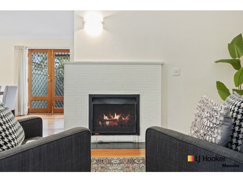 12 Hopetoun Circuit, Deakin ACT 2600