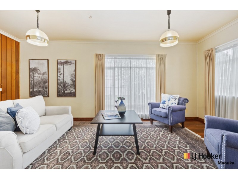 12 Hopetoun Circuit, Deakin ACT 2600