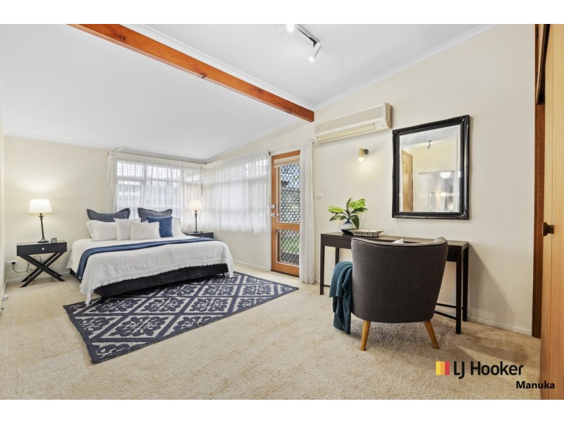 12 Hopetoun Circuit, Deakin ACT 2600