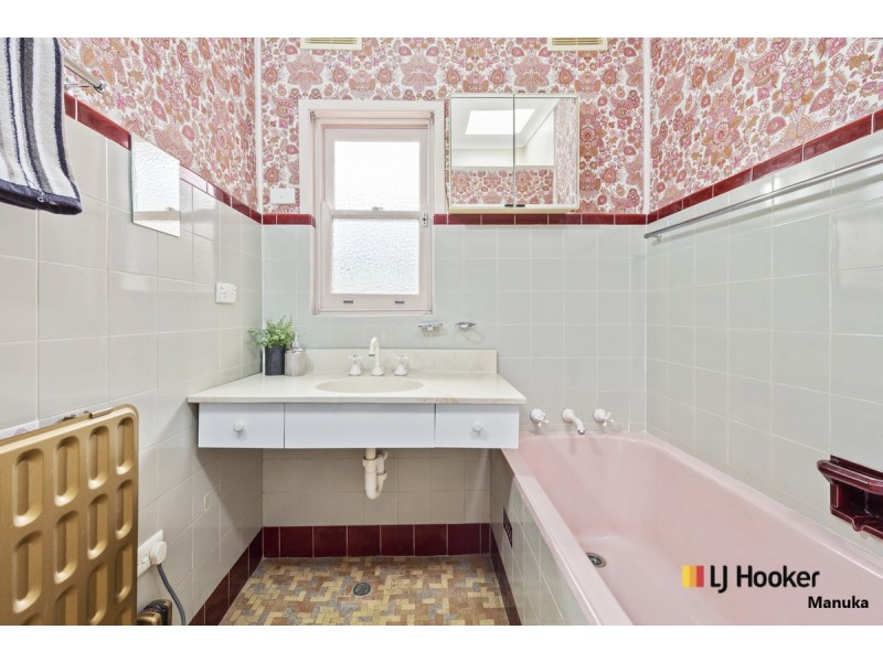 12 Hopetoun Circuit, Deakin ACT 2600