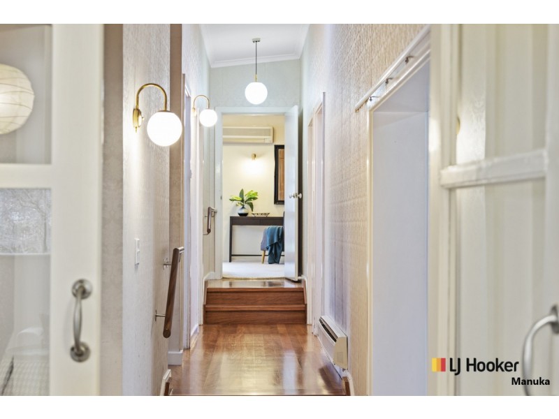 12 Hopetoun Circuit, Deakin ACT 2600