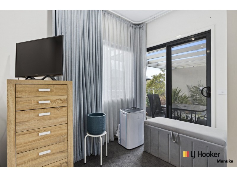 18/25 Jerrabomberra Avenue, Narrabundah ACT 2604