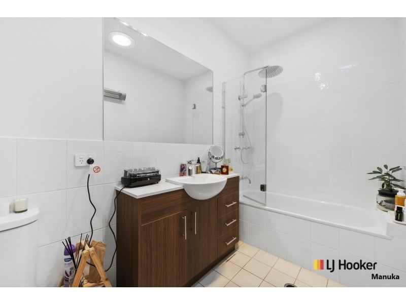 18/25 Jerrabomberra Avenue, Narrabundah ACT 2604