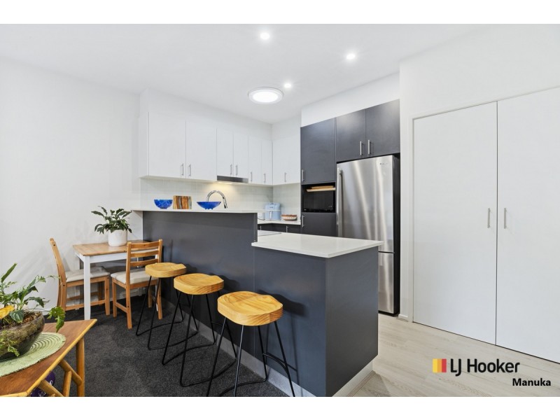 18/25 Jerrabomberra Avenue, Narrabundah ACT 2604