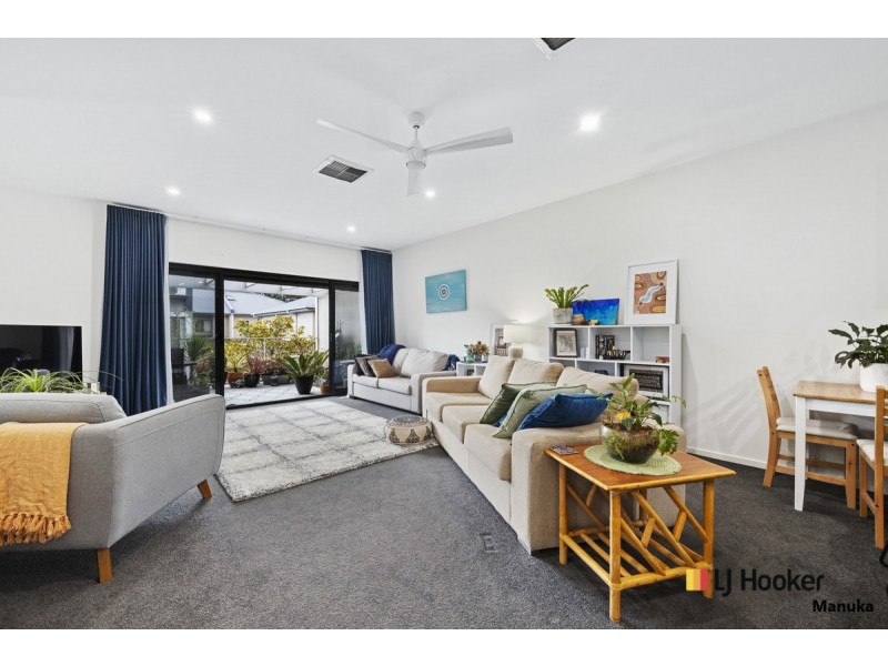 18/25 Jerrabomberra Avenue, Narrabundah ACT 2604