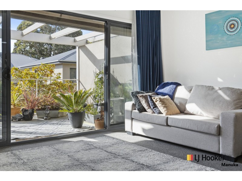 18/25 Jerrabomberra Avenue, Narrabundah ACT 2604