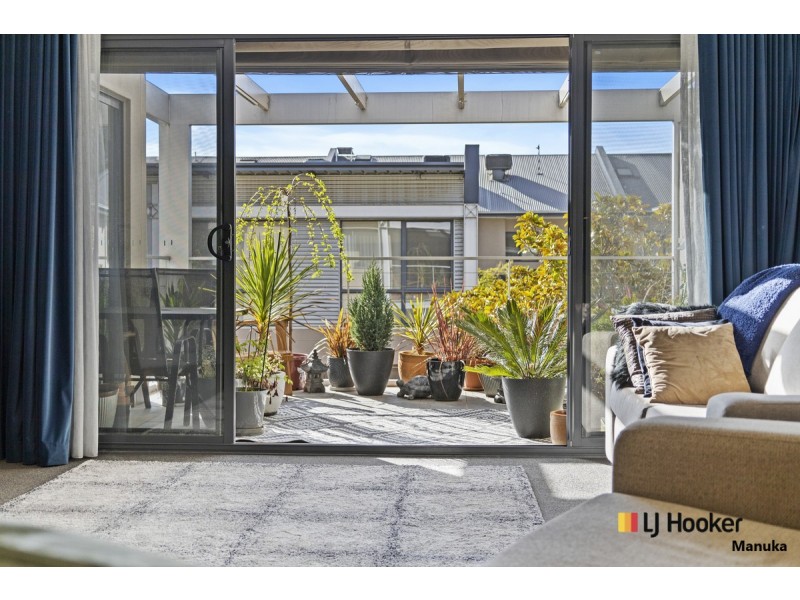 18/25 Jerrabomberra Avenue, Narrabundah ACT 2604