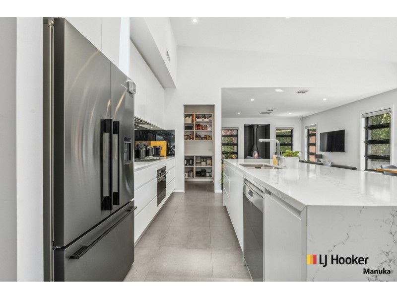 8 Olliff Place, Farrer ACT 2607