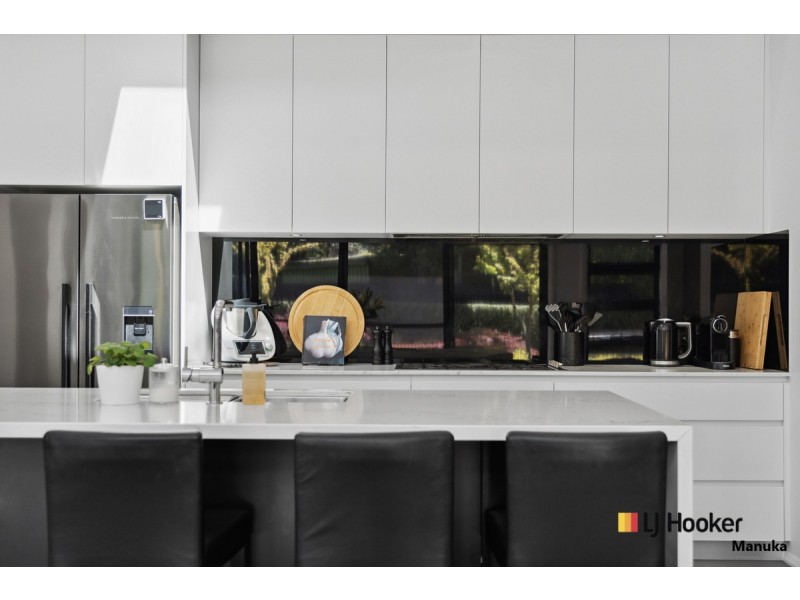 8 Olliff Place, Farrer ACT 2607