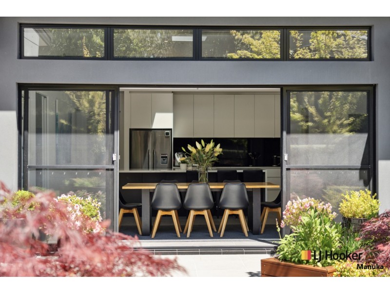 8 Olliff Place, Farrer ACT 2607