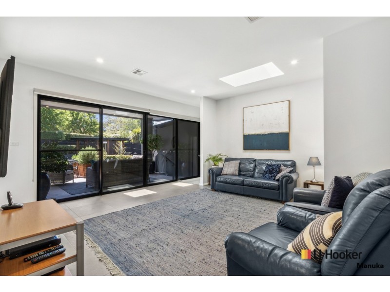 8 Olliff Place, Farrer ACT 2607