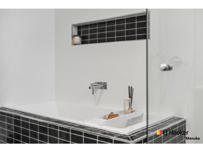 8 Olliff Place, Farrer ACT 2607