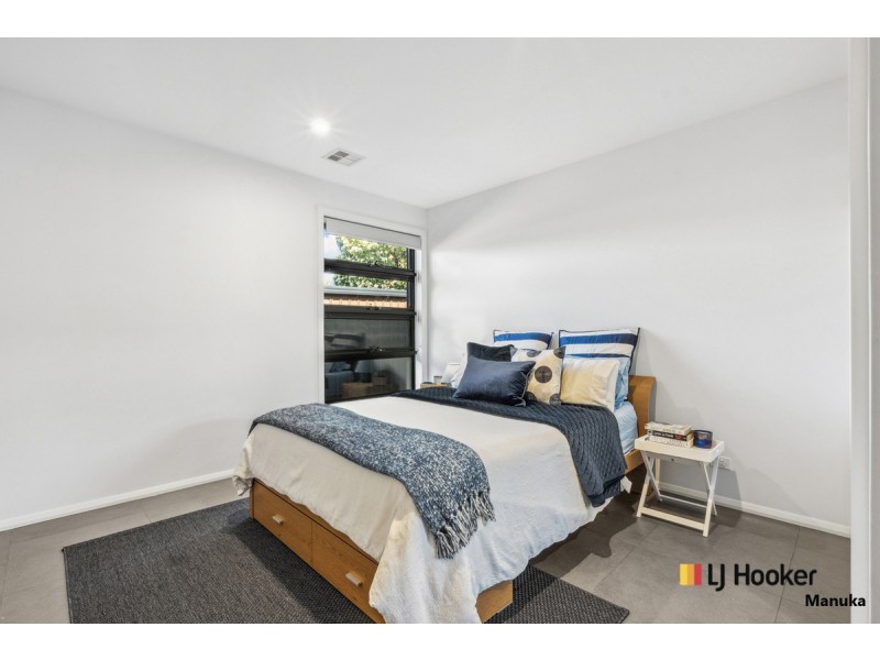 8 Olliff Place, Farrer ACT 2607