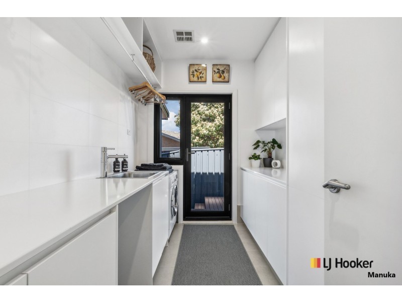 8 Olliff Place, Farrer ACT 2607