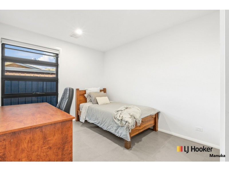 8 Olliff Place, Farrer ACT 2607