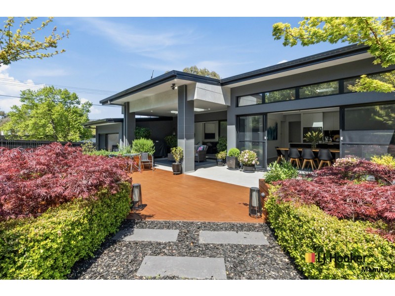 8 Olliff Place, Farrer ACT 2607