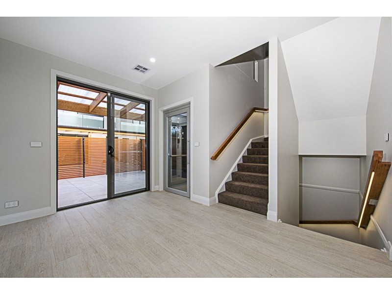 1/2 Bindel Street, Aranda ACT 2614