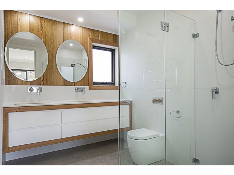 1/2 Bindel Street, Aranda ACT 2614