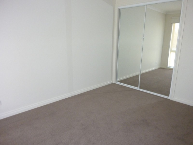 2 Laurence Close, Jerrabomberra NSW 2619