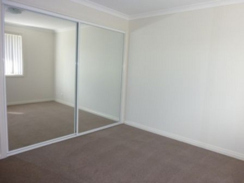 2 Laurence Close, Jerrabomberra NSW 2619
