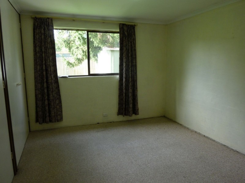 6 Anembo Street, Narrabundah ACT 2604